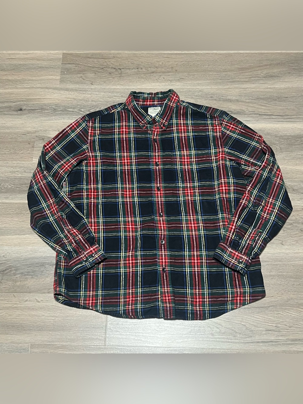 LL Bean Men's Large Plaid Button Up Green Red 100% Cotton Traditional Fit LS